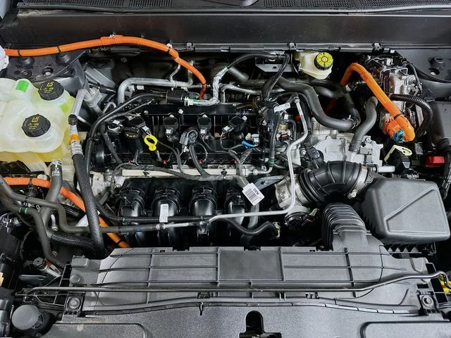 Certified Pre-Owned 2025 Ford Maverick XL