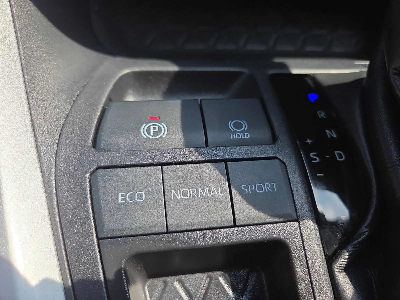 Used 2024 Midnight Black Metallic Toyota XLE Premium image 20