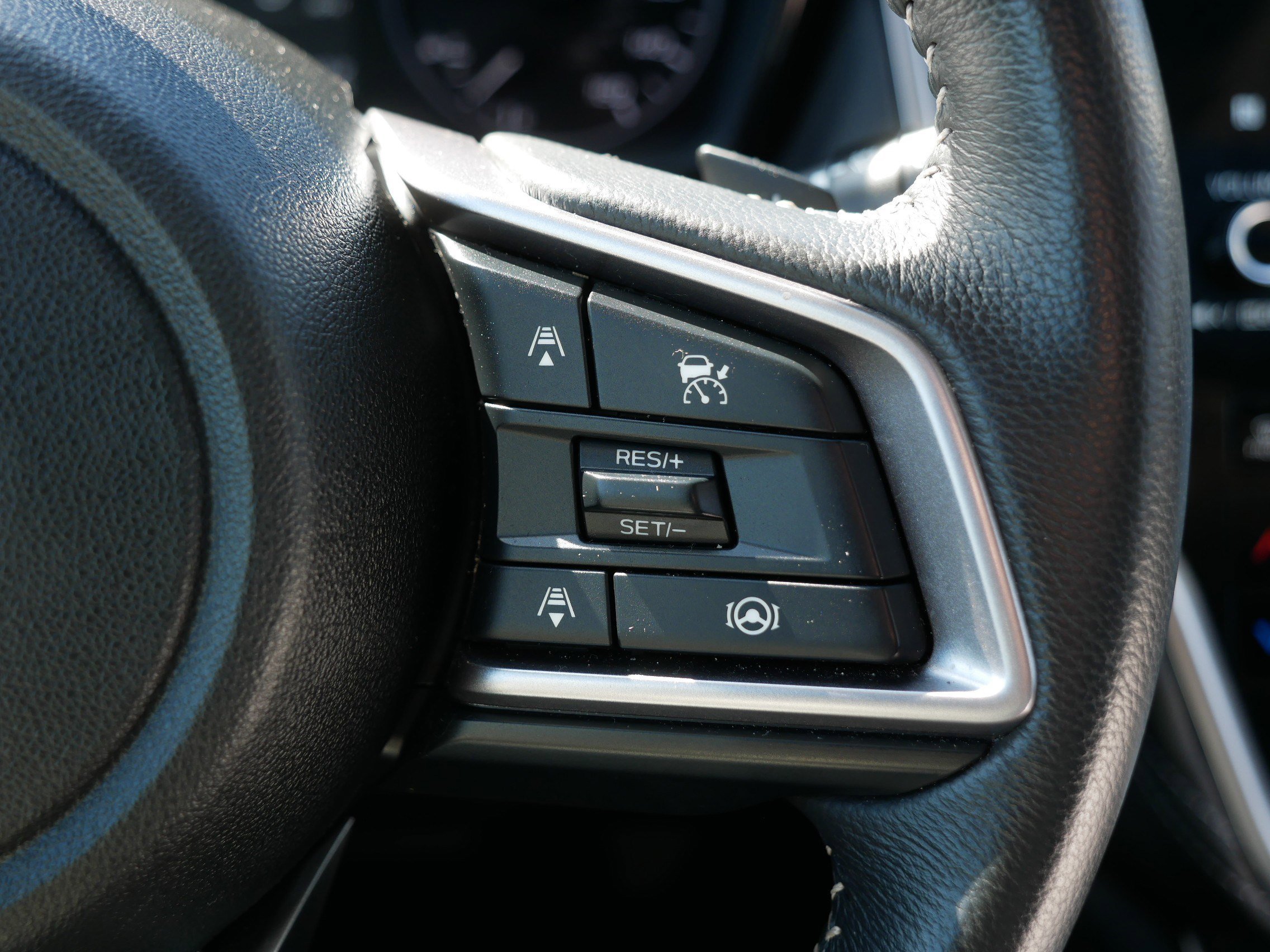 Used 2025 Autumn Green Metallic Subaru Premium image 30