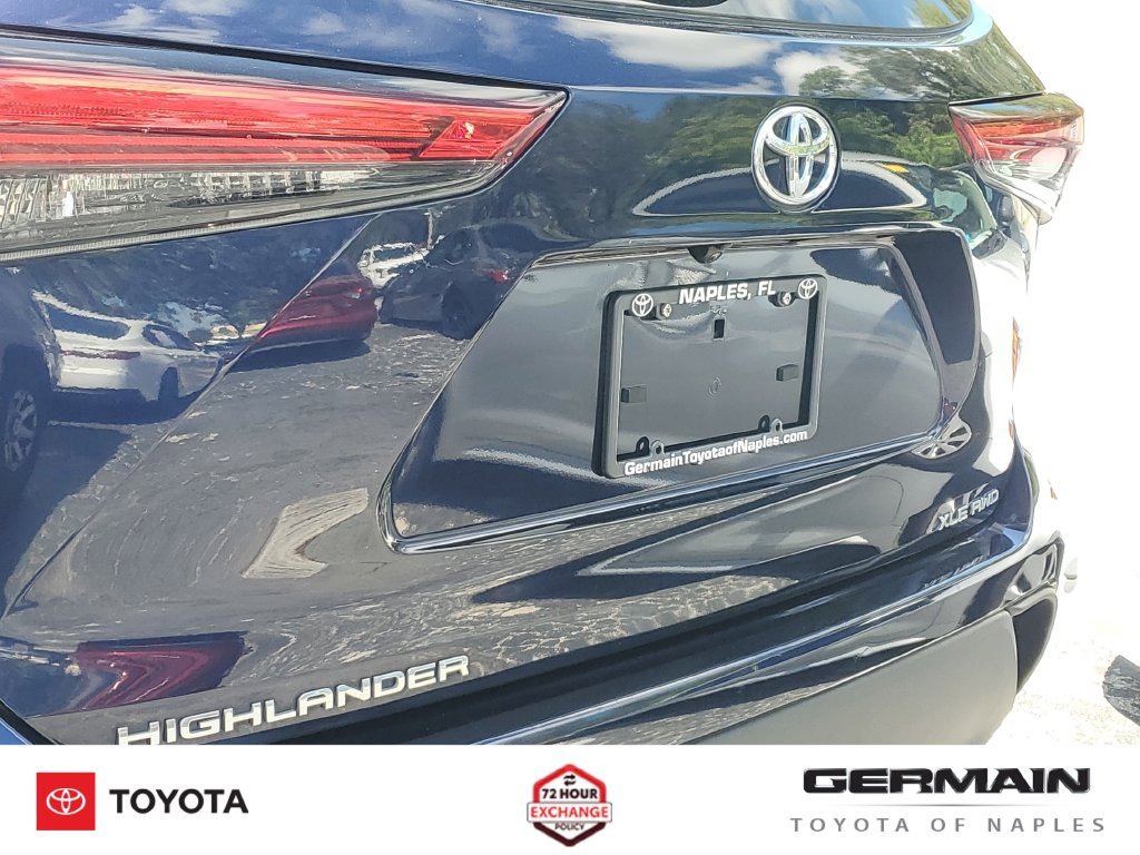 Used 2022 Blue Toyota XLE image 18