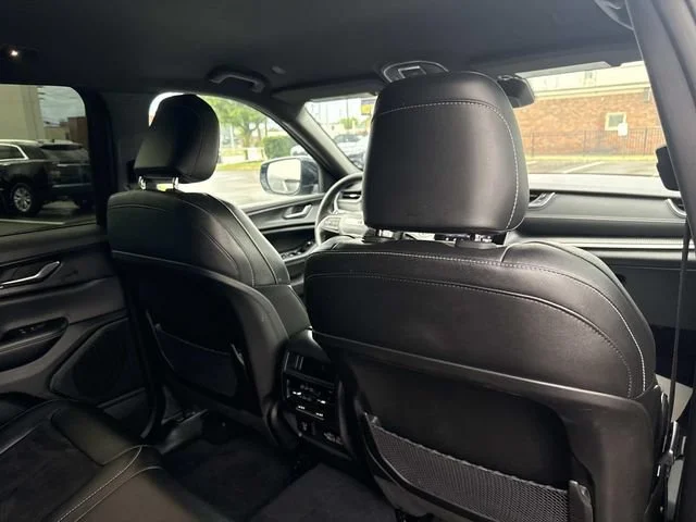 Used 2024 Gray Jeep Altitude image 49