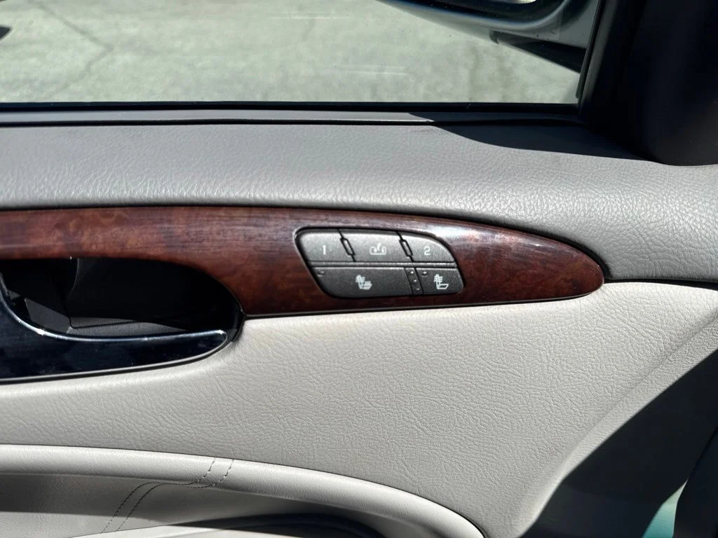 Used 2010 Silver Buick CXL Premium image 12