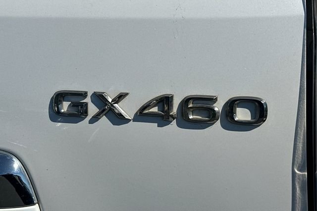 Used 2017  Lexus 460 image 32