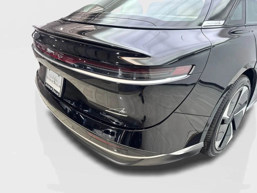 Used 2023 Black Lucid Touring image 17