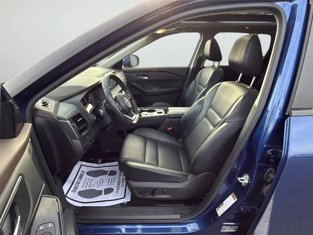 Used 2023 Blue Nissan SV image 10