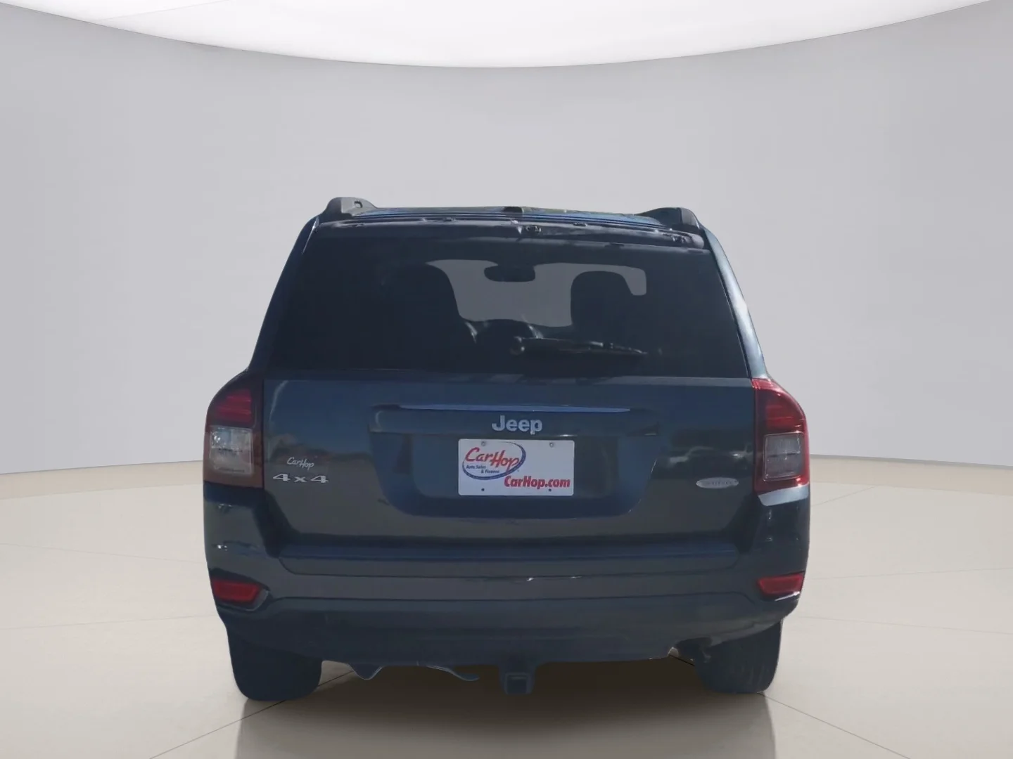 Used 2015 Gray Jeep LATITUDE image 4