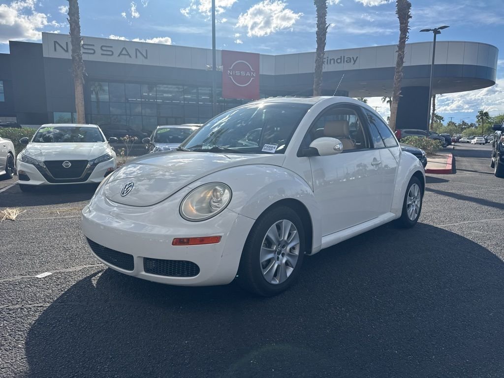 2010 Volkswagen New Beetle Base