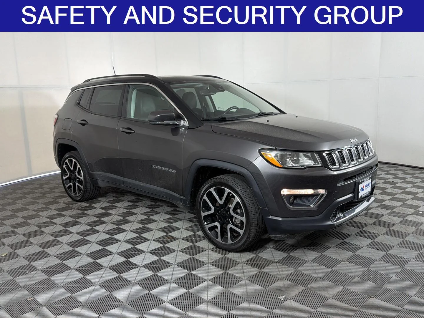 Used 2019 Granite Crystal Metallic Clearcoat Jeep Limited image 2
