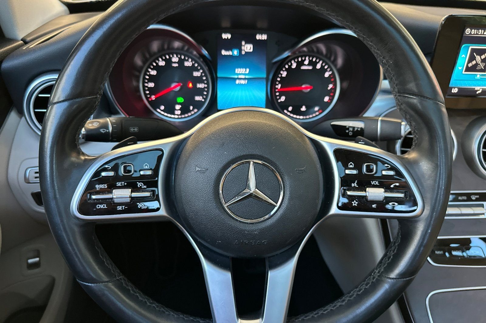 Used 2019 Silver Mercedes-Benz C 300 image 25
