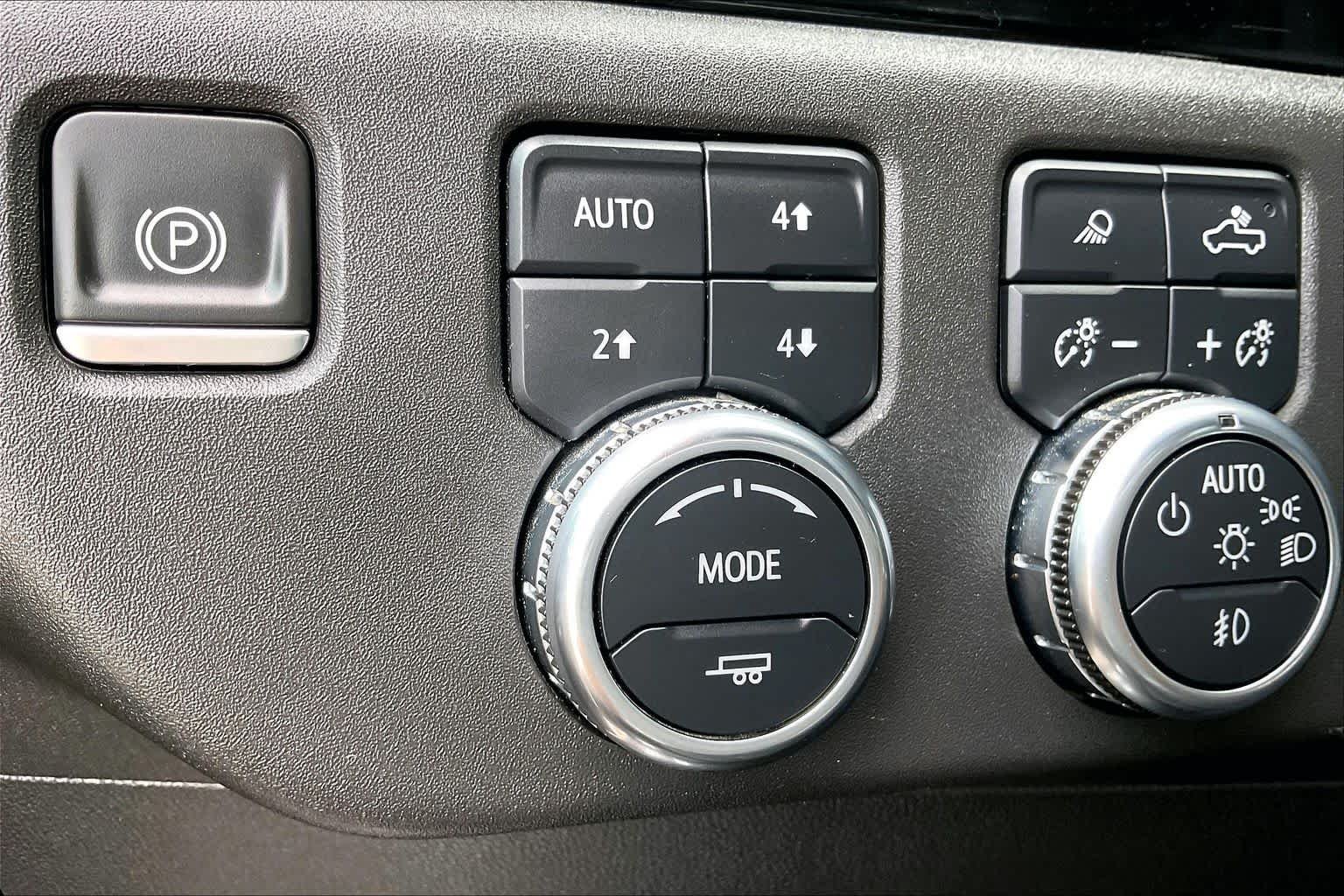 Used 2022 Titanium Rush Metallic GMC Elevation image 32