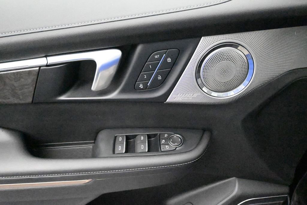 Used 2025 Ebony Twilight Metallic Buick Avenir image 9