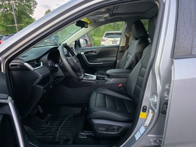 Used 2019 Silver Sky Metallic Toyota XLE image 17