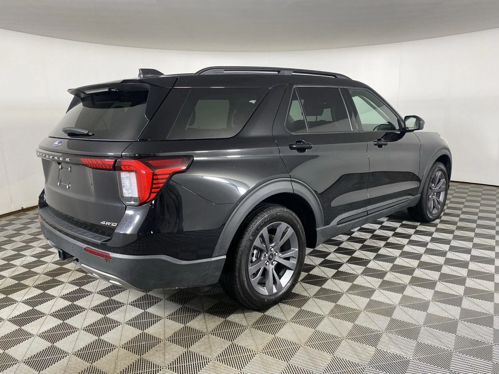 New 2026 Agate Black Metallic Ford Active image 7