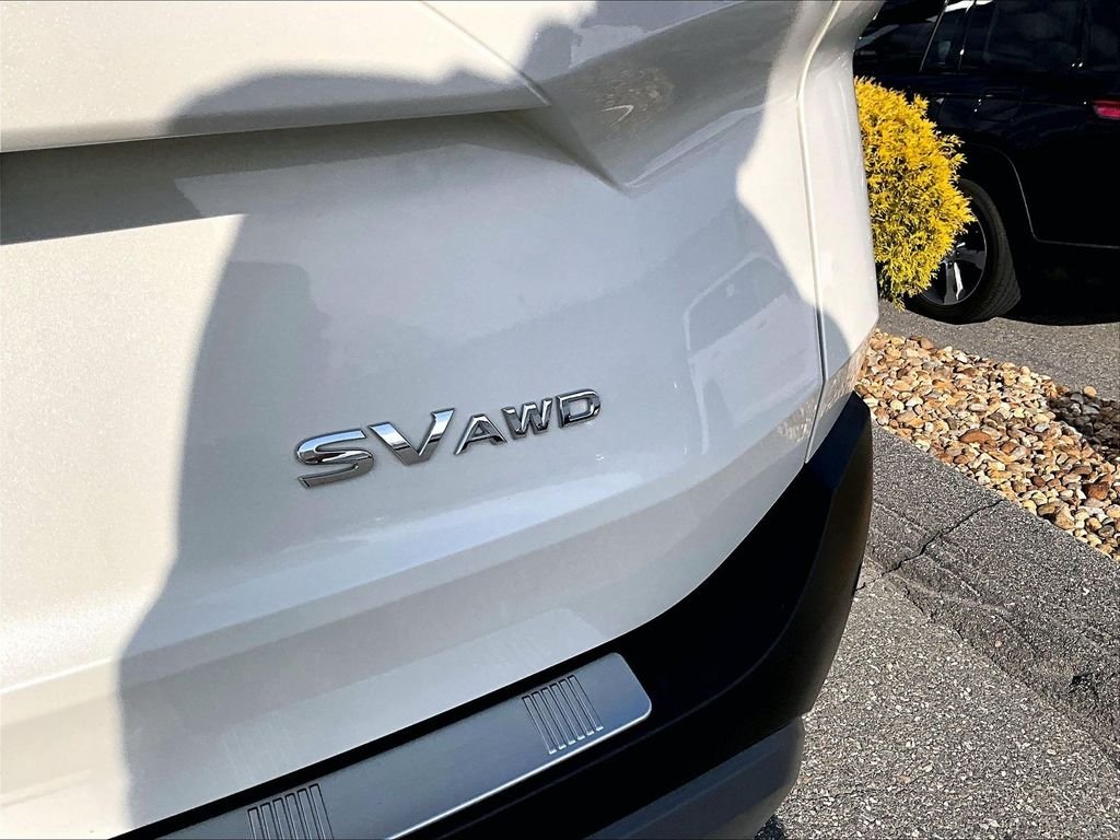Used 2023 White Nissan SV image 28