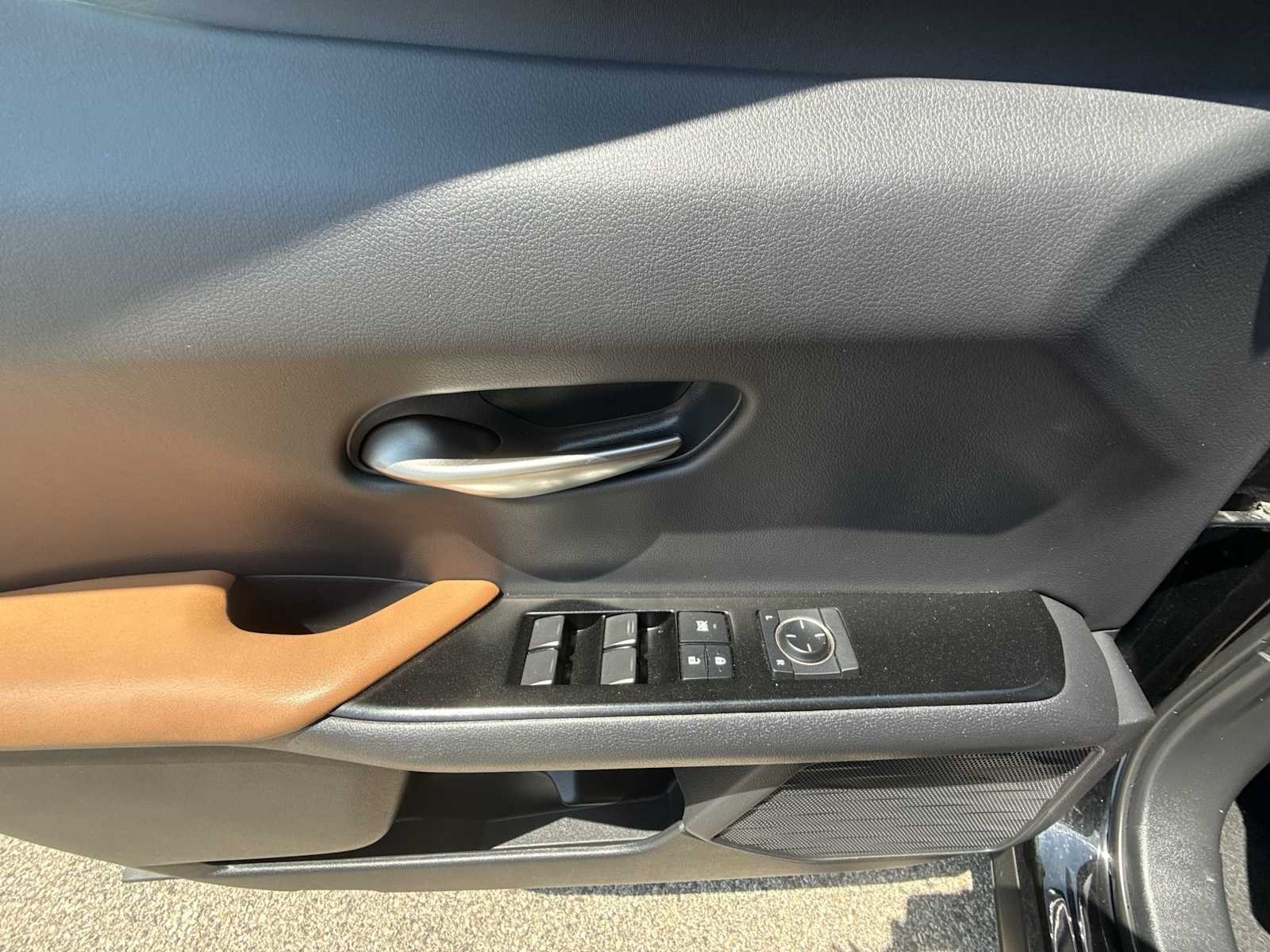Used 2021 Black Lexus UX 250h image 23