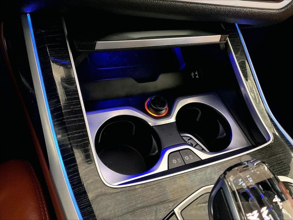 Used 2022 White BMW M50i image 28