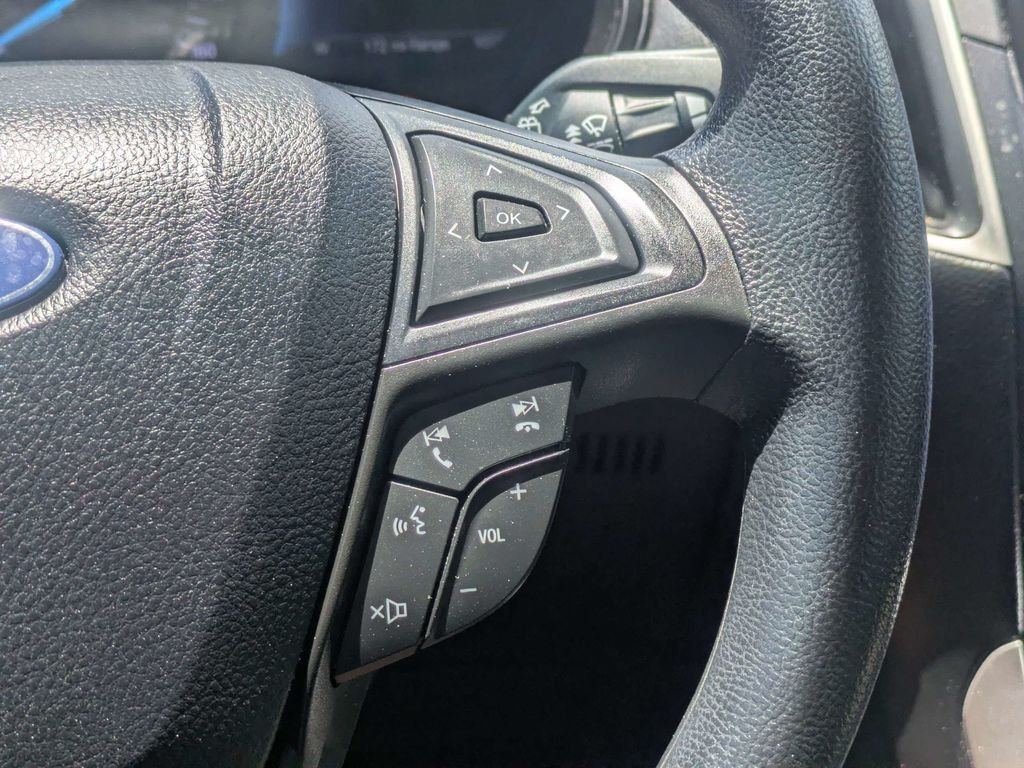 Used 2024 Red Ford SEL image 26