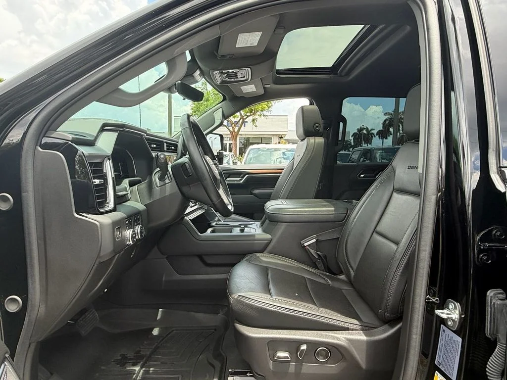 Used 2024 Onyx Black GMC Denali image 9