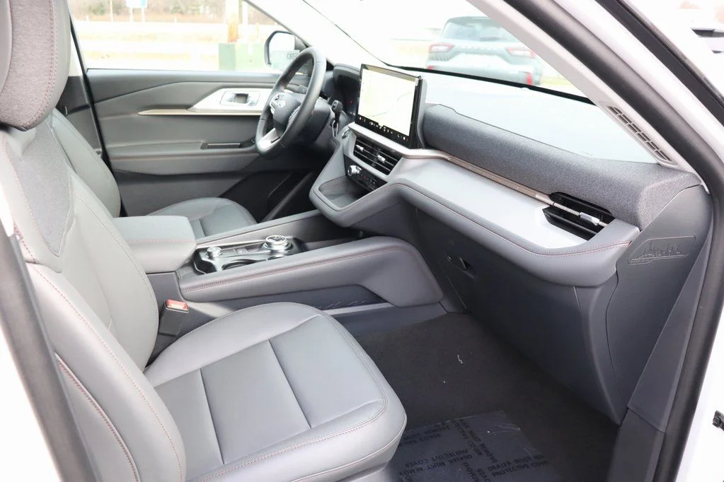 New 2026 Star White Metallic Tri-Coat Ford Active image 31