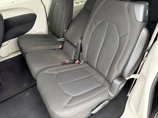 Used 2018 Black Chrysler Touring Plus image 13