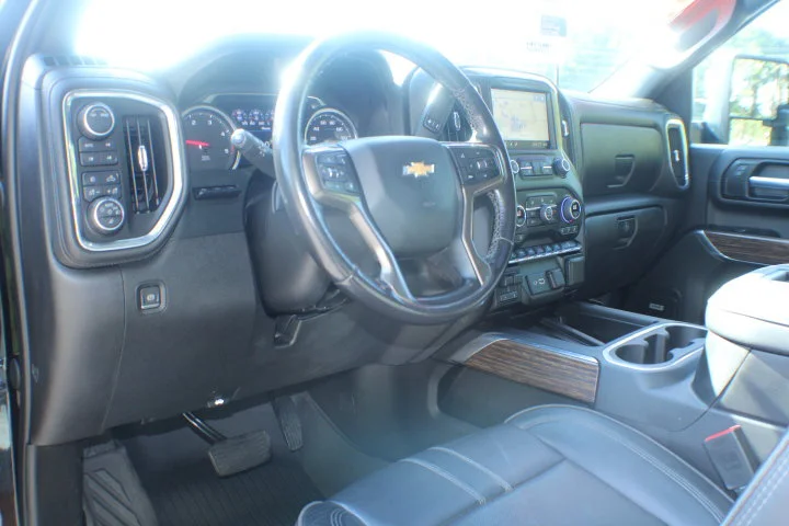 Used 2022 Mosaic Black Metallic Chevrolet High Country image 9