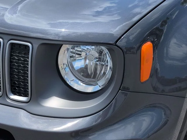 Used 2022 Gray Jeep Limited image 9