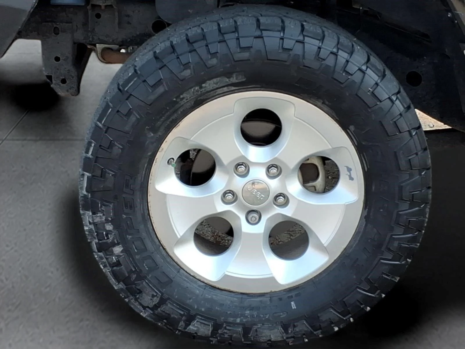 Used 2015 Black Jeep Sahara image 9