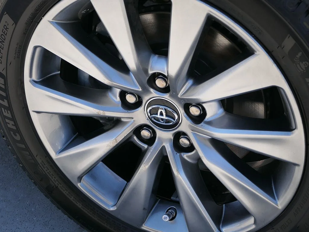 Used 2017 Gray Toyota XLE image 11