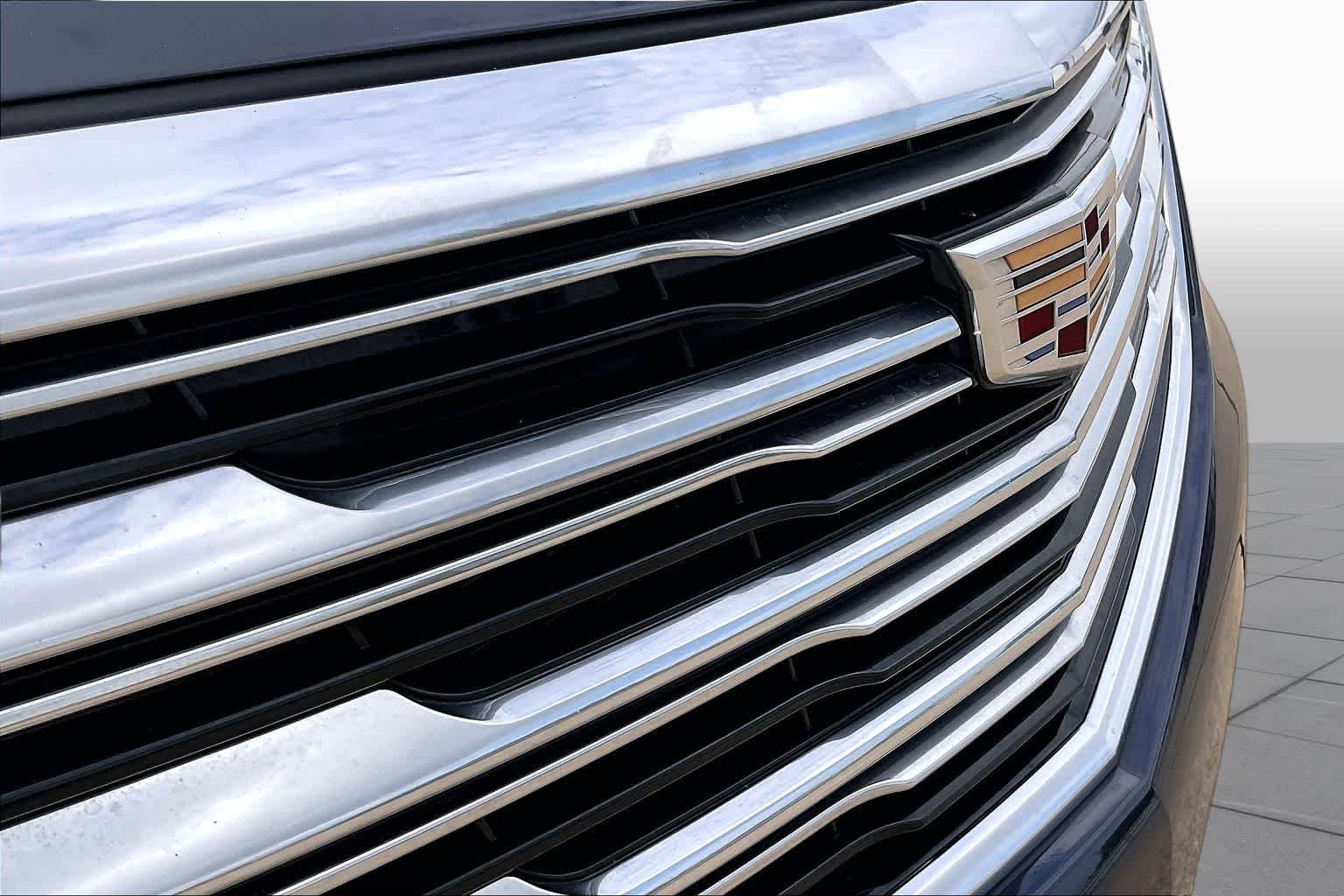 Used 2019 Harbor Blue Metallic Cadillac Luxury FWD image 28