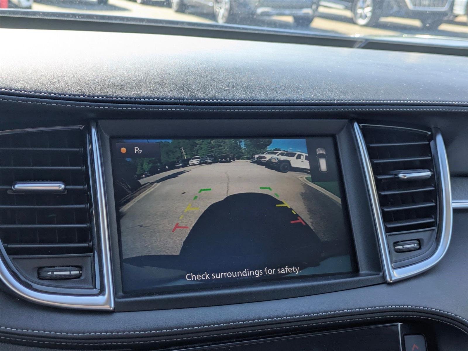 Used 2020  INFINITI  image 20