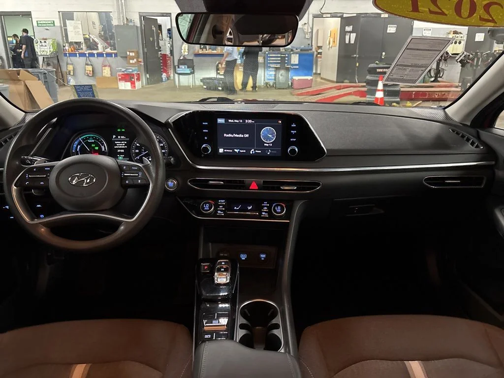 Certified Used 2021 Red Hyundai Blue image 18