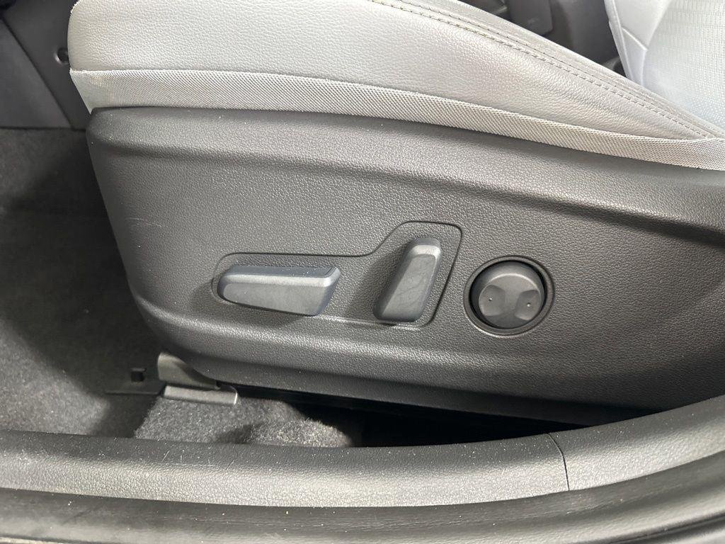 Used 2020 Ultra Black Hyundai Limited image 9