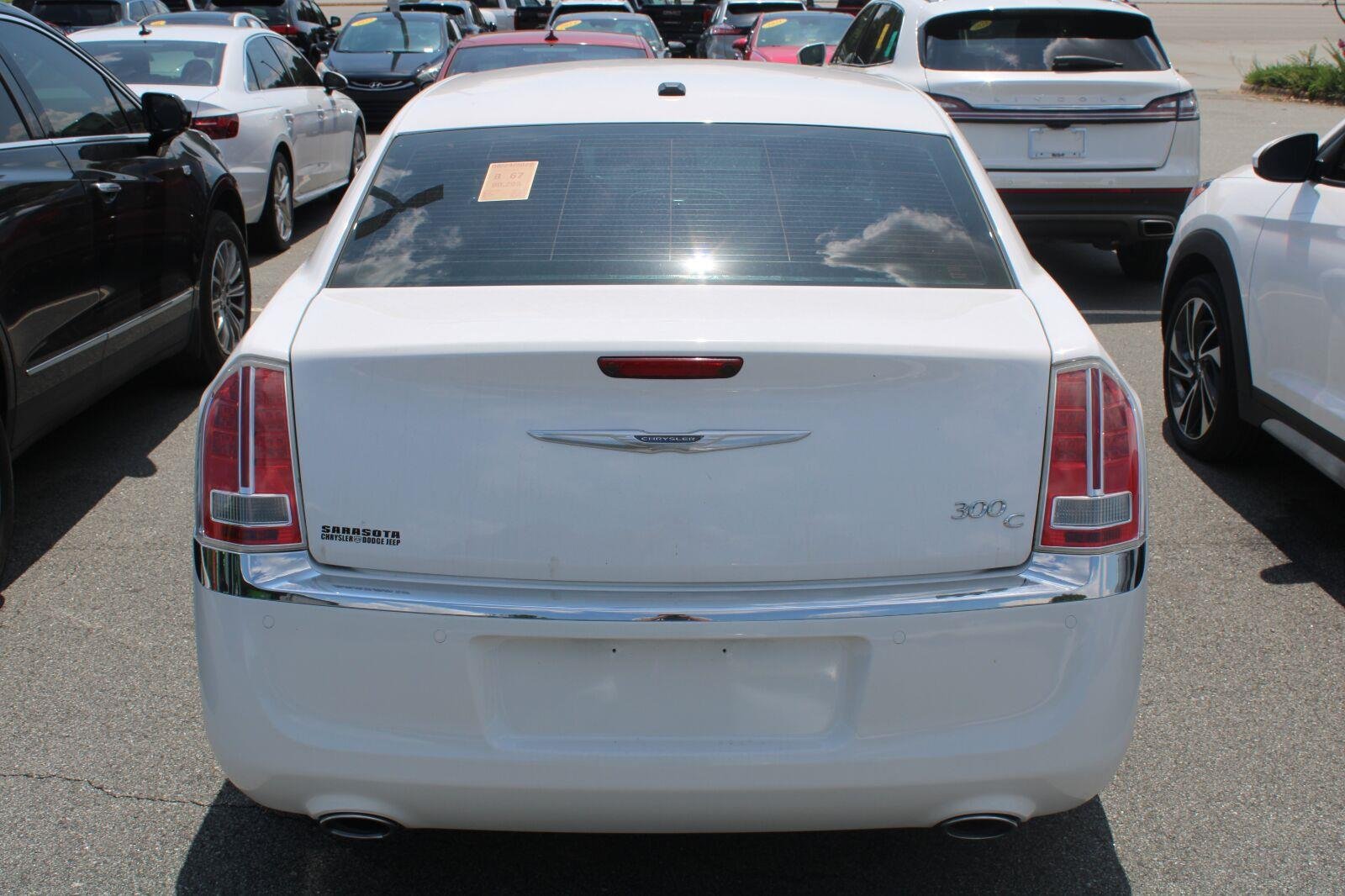Used 2014 Bright White Clearcoat Chrysler 300C image 4