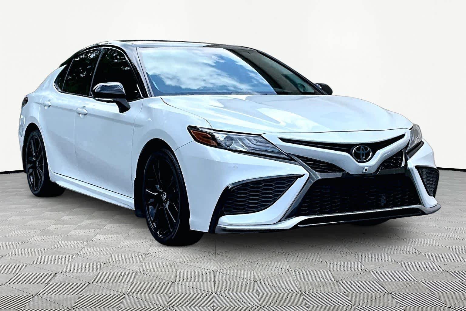 Used 2024 Wind Chill Pearl/Midnight Black Metallic Toyota XSE V6 image 3