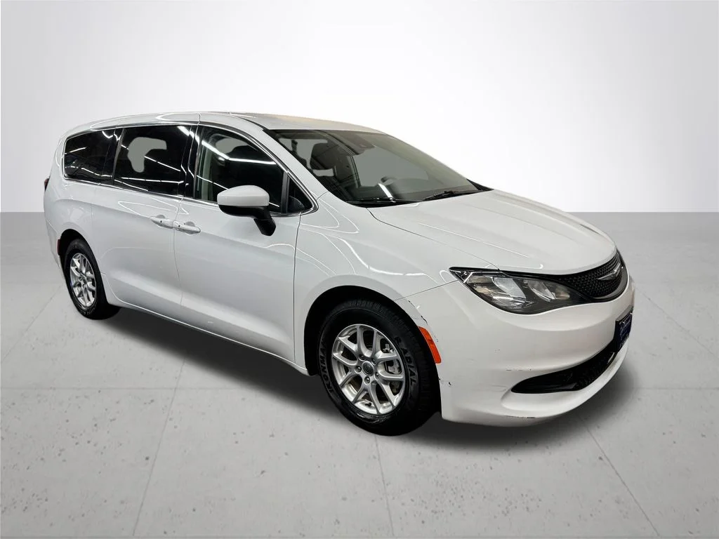 Used 2023 White Chrysler LX image 9