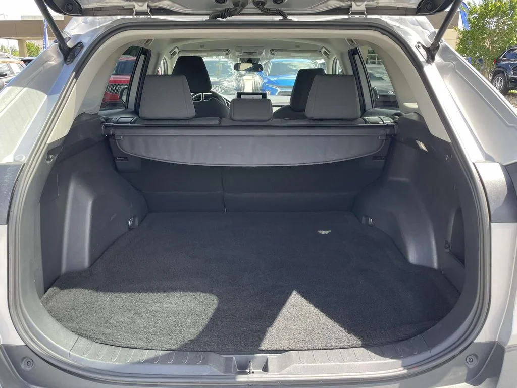 Used 2025 Silver Sky Metallic Toyota XLE image 29