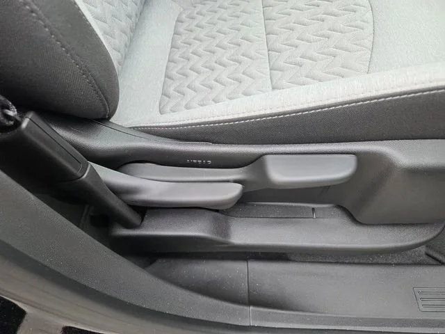2023 Chevrolet Equinox LS - Photo 16