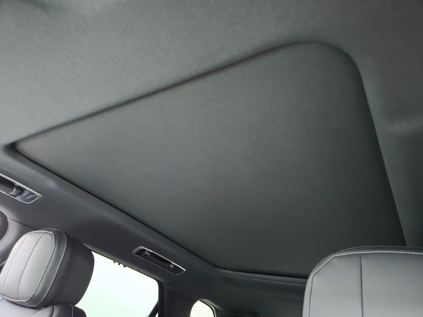 New 2026 Borasco Grey Land Rover Dynamic SE image 12