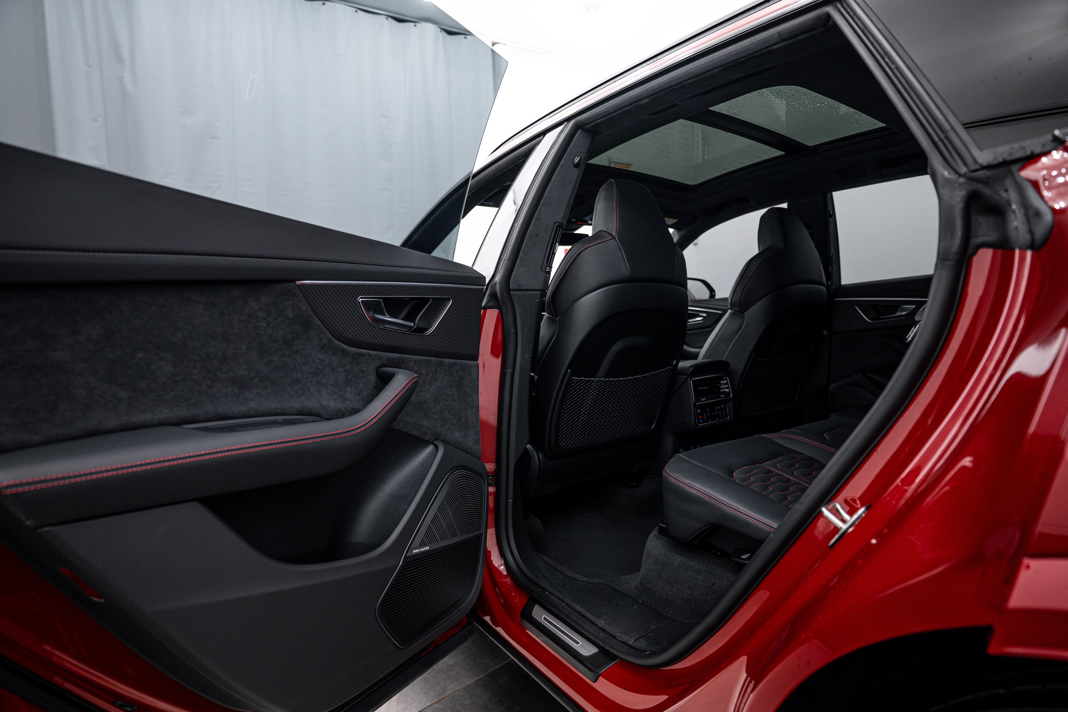 2025 Audi RS Q8 Base - Photo 24