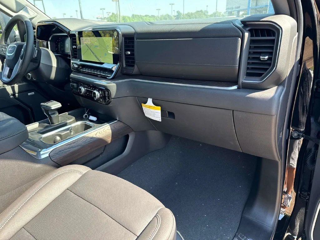 2026 GMC Sierra 1500 SLT - Photo 19