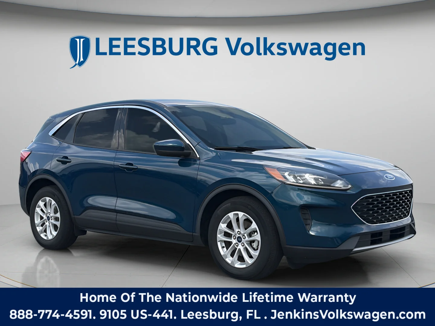 Used 2020 Green Metallic Ford SE image 1