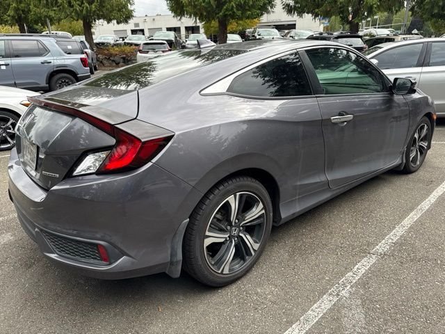 Used 2017 Polished Metal Metallic Honda Touring image 3