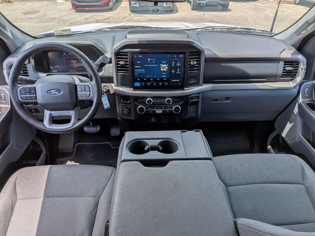Used 2025 White Ford XLT image 27