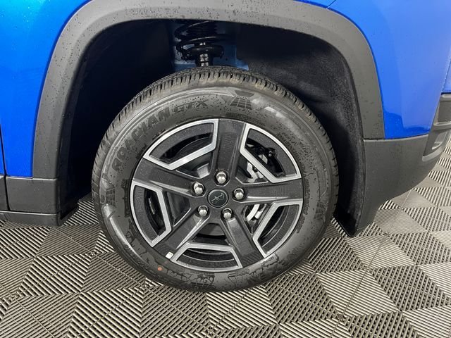 New 2026 Hydro Blue Pearl-Coat Exterior Paint Jeep Limited image 5