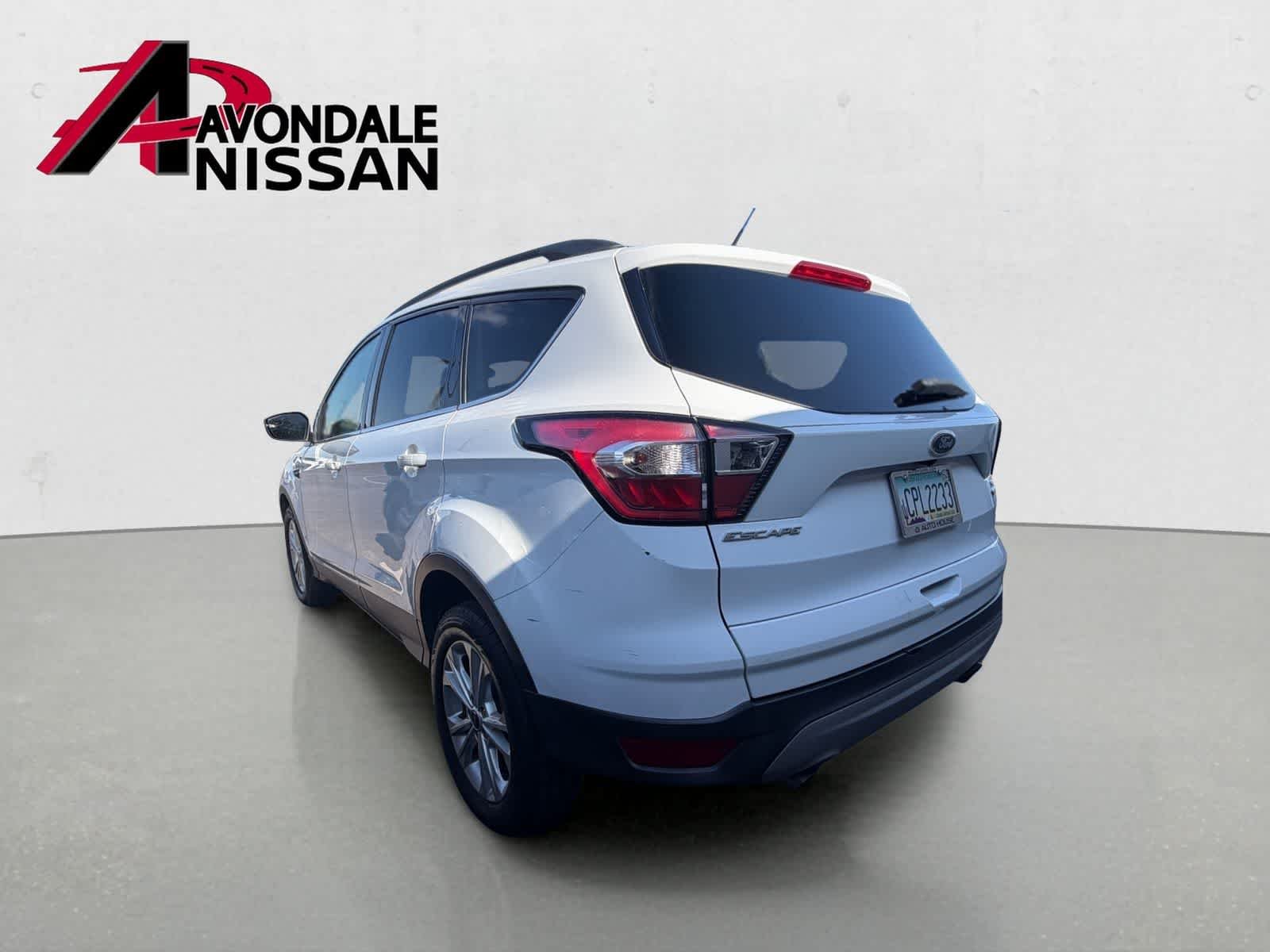 Used 2018 Oxford White Ford SE image 2
