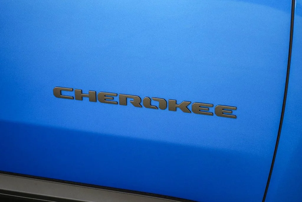 New 2026 Hydro Blue Pearlcoat Jeep Limited image 10