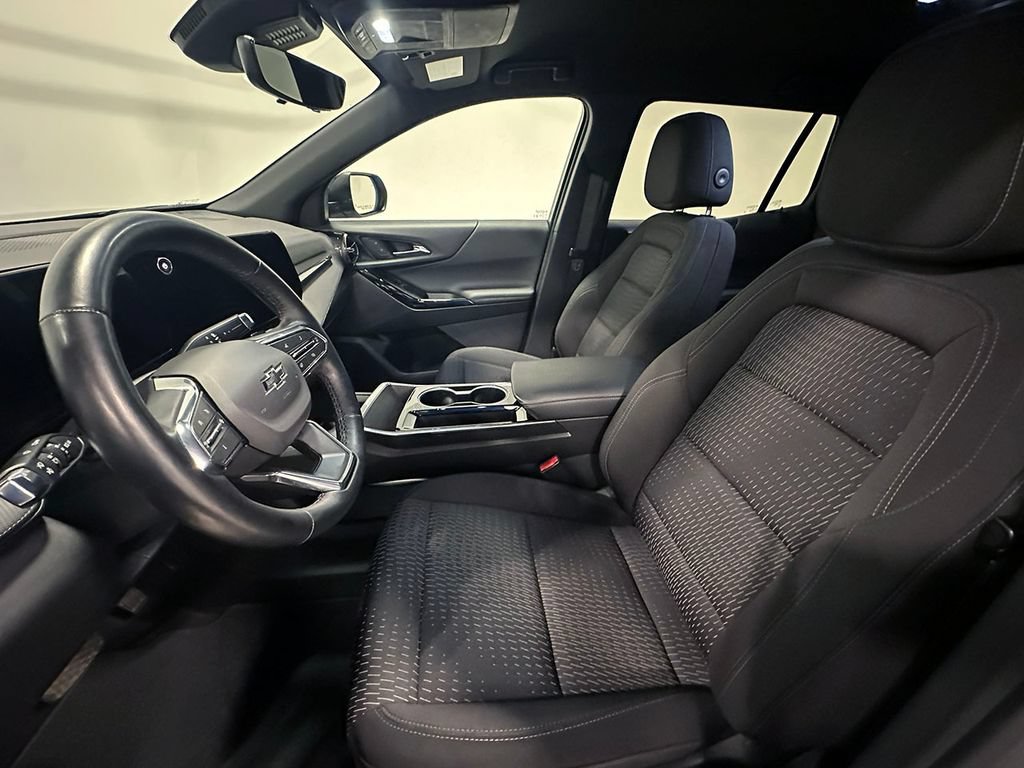 Used 2025 Sterling Gray Metallic Chevrolet LT image 3