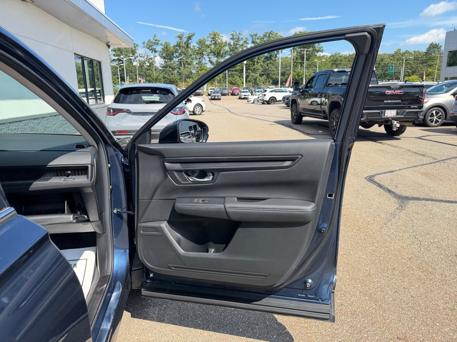 2025 Honda CR-V EX - Photo 32