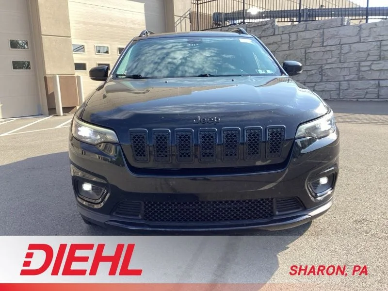 Used 2020 Black Jeep Latitude Plus image 2