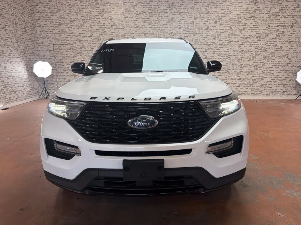 Used 2023 Oxford White Ford ST-Line image 2